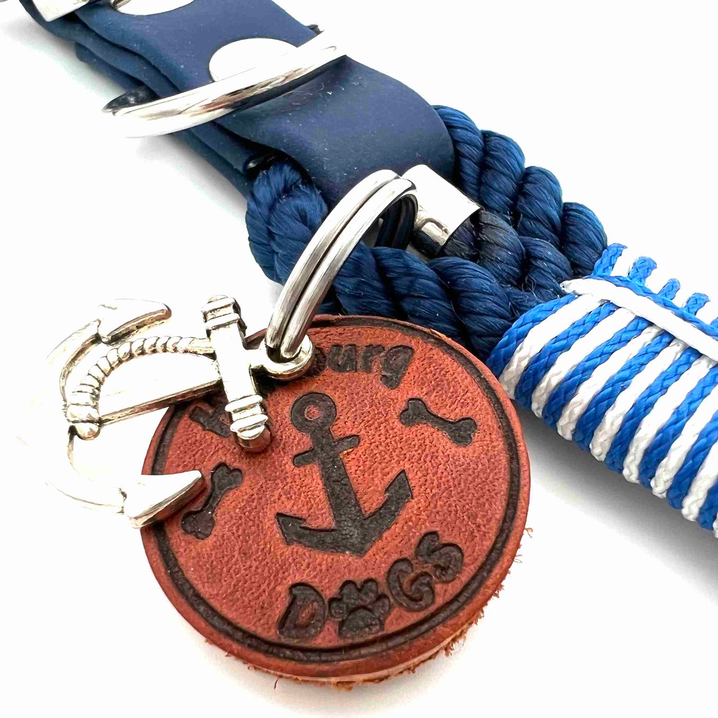 HAMBURG DOGS Handgefertigtes Hundehalsband Bootsmann Navy Blue MINI blau-weiß mit BioThane-Riemen | XS, S & M