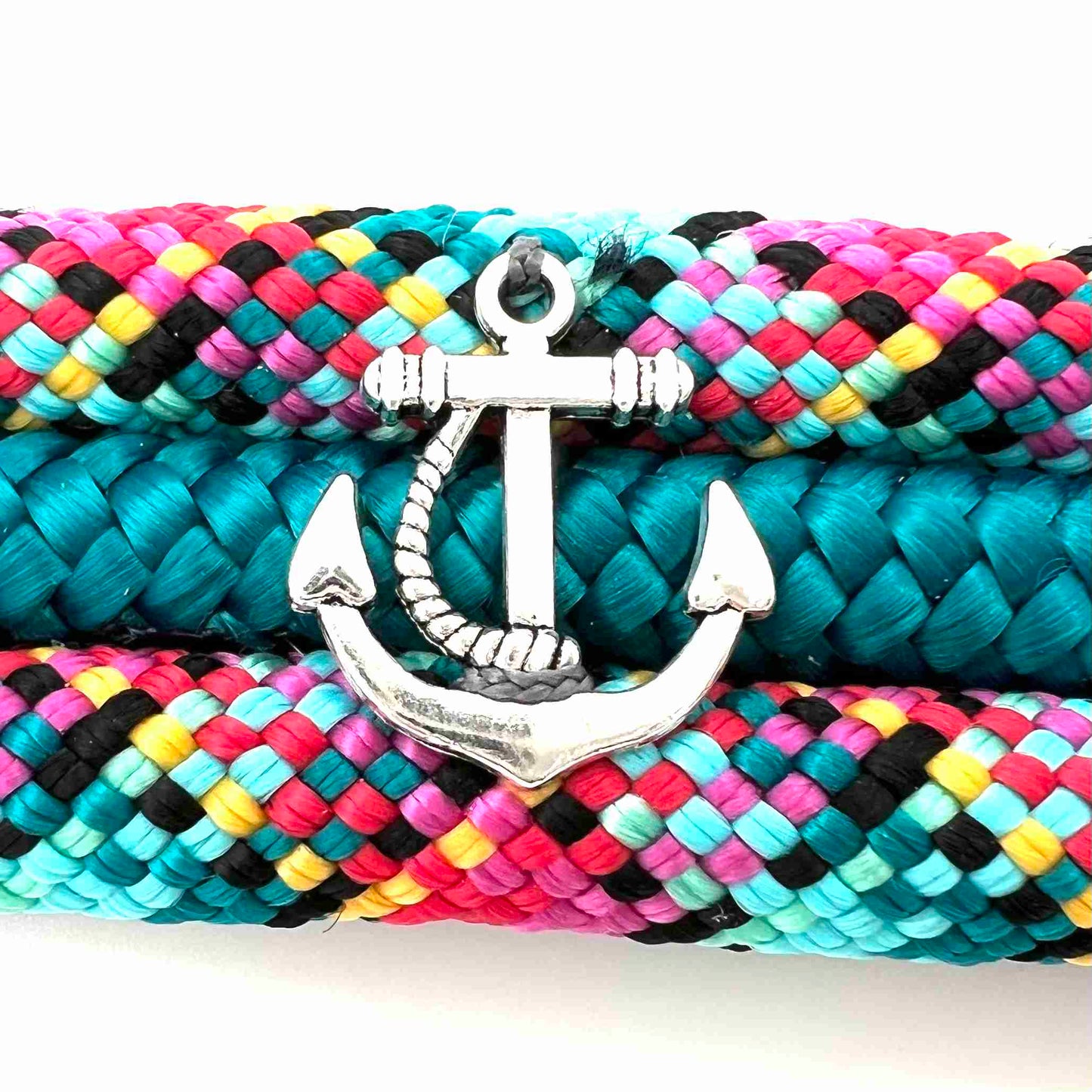 Hundehalsband Harlequin von "Hamburg Dogs" in bunt mit türkis Detailansicht Anker