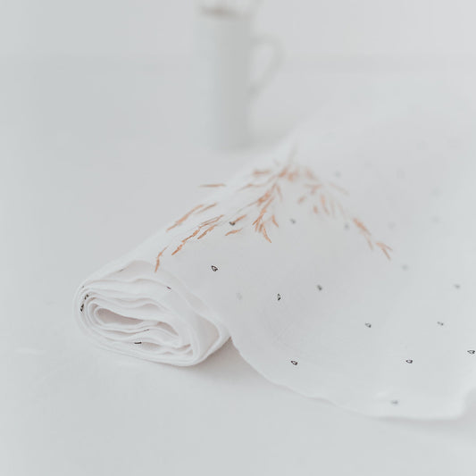 EULENSCHNITT Tischläufer mit Herzen aus Leinen in 140x40cm