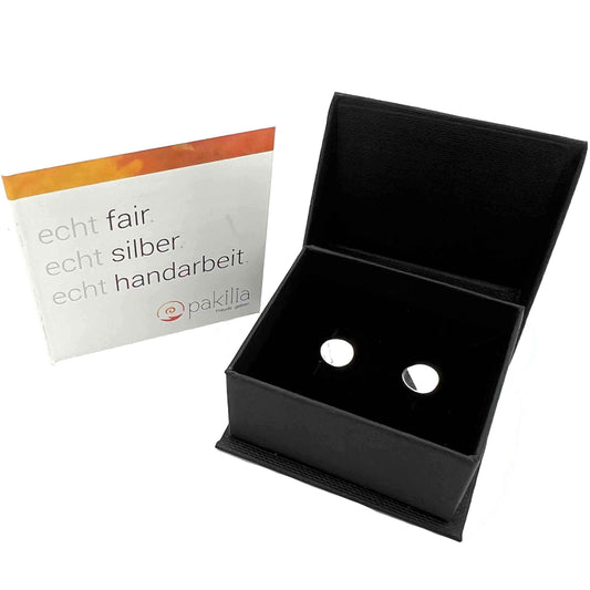 PAKILIA handgefertigte Ohrstecker "DISCO ONDOSO - wellige Scheibe" aus hochwertigem 925er Silber | Fair-Trade
